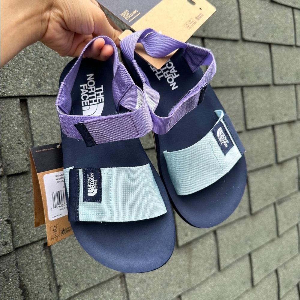 The North Face Womens Skeena Sandal NF0A46BF4K0 Celadon Violet New